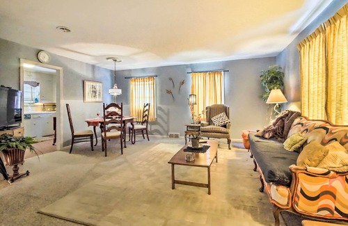 Independence Casa | Artsy Getaway ~ 8 Miles to Downtown Kansas City!