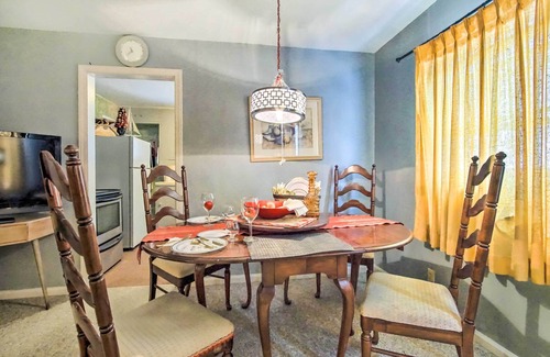 Independence Casa | Artsy Getaway ~ 8 Miles to Downtown Kansas City!