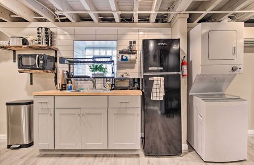 Germantown Apartamento | Artsy Philadelphia Studio ~ 7 Mi to Downtown!