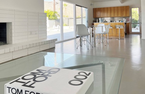 Vista Norte Casa | Artsy Private Room in Historic Architectural House