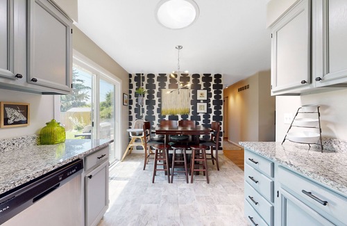 Franklin - Randolph Casa | Artsy retreat with a large yard, playground, covered patio