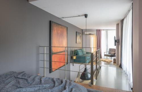 Gazi Apartamento | Artsy Urban Loft in Athens