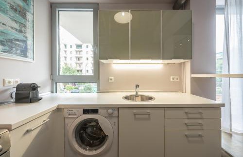 Gazi Apartamento | Artsy Urban Loft in Athens