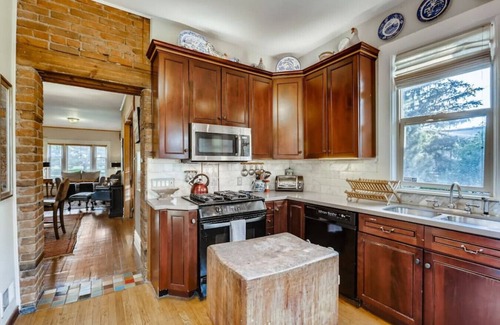 Whittier Casa | Artsy Victorian I Near RINO I Downtown