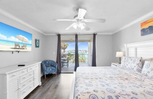 Meadows Casa | Aruba - Downtown Waterfront 2x2 Dock & Pool Pet-Friendly