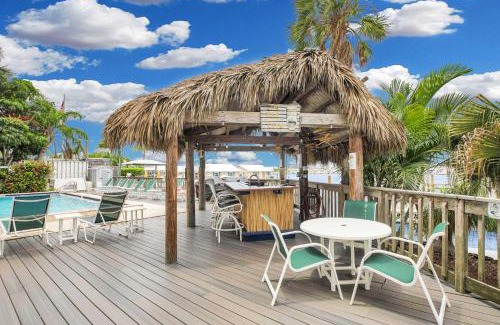Meadows Casa | Aruba - Downtown Waterfront 2x2 Dock & Pool Pet-Friendly