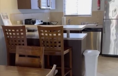 Kamay Casa | Aruba One Happy Island House- minutes from the beach, your home away from home!