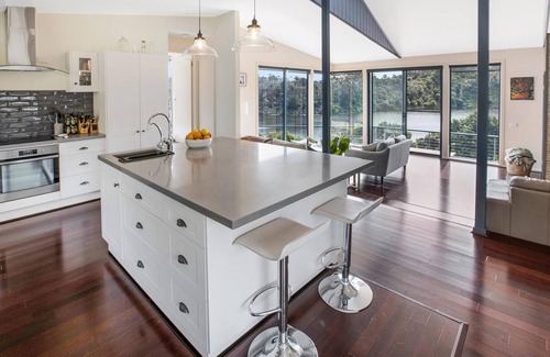 Lakes Entrance Casa | Arukah House - Waterfront property with magnificent views from every room!