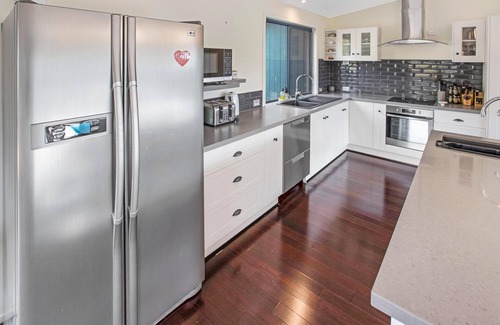 Lakes Entrance Casa | Arukah House - Waterfront property with magnificent views from every room!