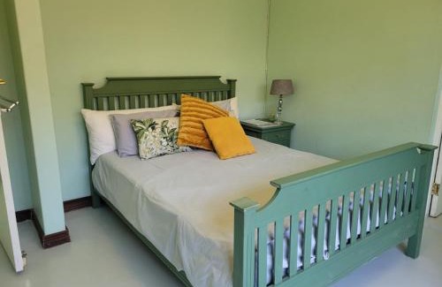 Moreleta Park Casa | Arum Lily Guest Rooms