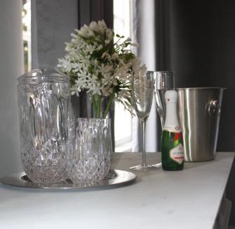 Moreleta Park Casa | Arum Lily Guest Rooms