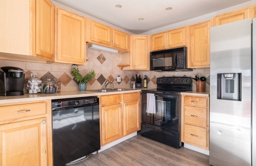 Highlands Casa | Arvada Escape: Central 4Br - Themed - Fire Pit