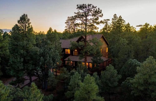 Sierra Pines Cabina | As featured on HGTV's Log Cabin Living!!
