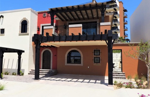Los Cabos Casa | Como se ve en HGTV ~ Casa Caborado ~ Capacidad para 8 ~ 3 camas ~ Vistas al mar ~ Apto para niños