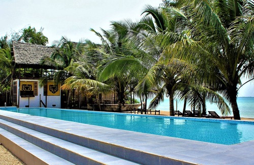 Fukuchani Casa | Asante Sana Beach Cottages - Deluxe Beachfront Cottage