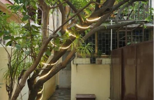 Pali Hill Apartamento | Asante -The Cottage House 2BHK at Hill Road Bandra