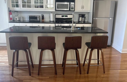 Asbury Park Apartamento | Asbury Park - 5 Min Walk to Beach - Parking, too! Bring Your Dog