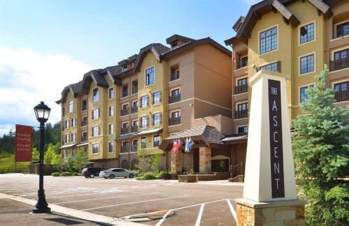 Avon Casa | Ascent Residence 208