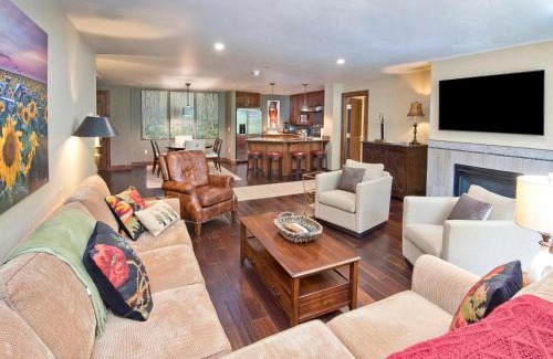 Avon Casa | Ascent Residence 309