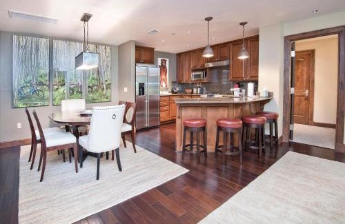 Avon Casa | Ascent Residence 309