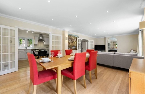 Ascot Casa | Ascot Haven: 4BR 2Bath FREE Spacious Priv Parking