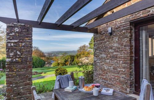 Par Casa | Ash at Trenython