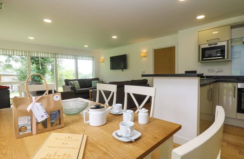 Carnon Downs Cabaña | ASH, family friendly, with open fire in Truro
