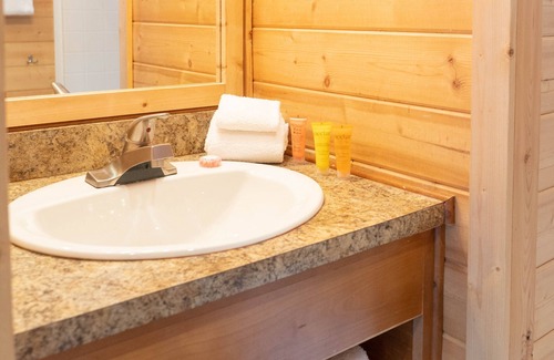 West Glacier Cabina | Ash Studio Cabin