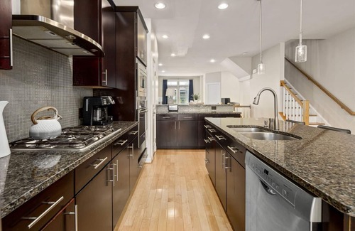 Ashburn Casa | Ashburn: Suburban, Work Friendly, & Near DC