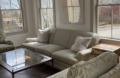 Mystic Casa | Ashby Hill. Steps from Downtown Mystic