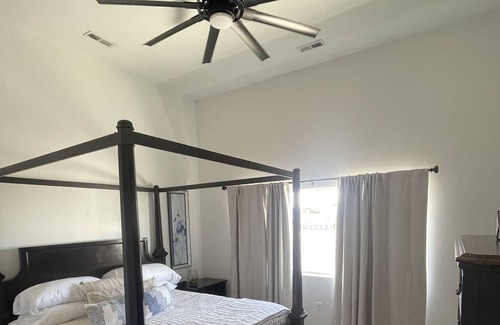 Stratford Casa | Ashe Westshore Bungalow #2! Centrally located by lake, golf courses & sand dunes