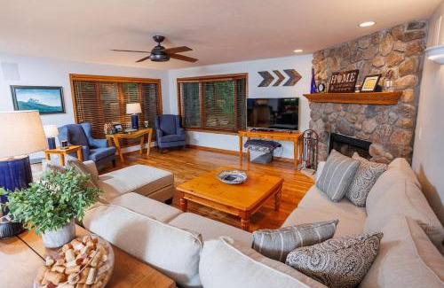 Egg Harbor Casa | Asher Manor by Simple Life Rentals