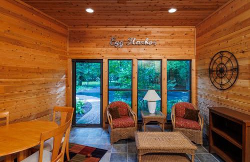 Egg Harbor Casa | Asher Manor by Simple Life Rentals