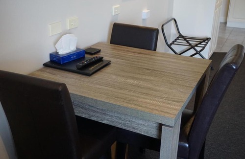 Port Fairy Hotel | Ashmont Motel and Apartments