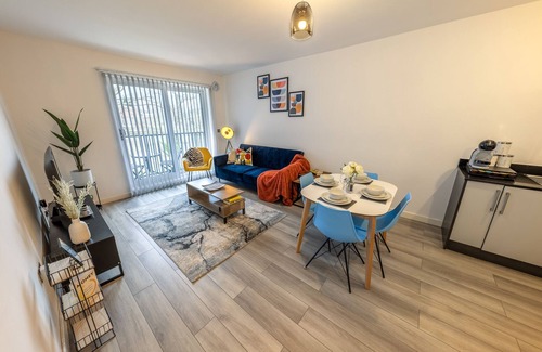 Staines Apartamento | Ashview 2 - Heathrow - Thorpe Park - Free Parking