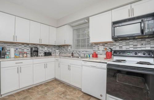 West Chester Casa | Ashwood Arbor 6 bed 3 bath sleeps 13