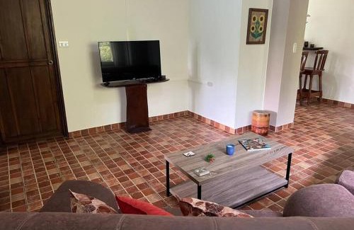 Penjamo Apartamento | Asis wildlife sanctuary apartment 30 min from La Fortuna