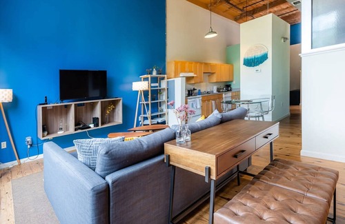 Downtown Apartamento | ASK FOR Discount-2br Historic Brick Getaway Wifi