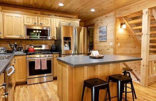 Cherry Log Cabina | Aska Bound - spacious family & pet friendly cabin near Toccoa River & Blue Ridge