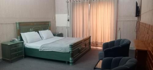 Darra Casa | Askari Gold Crest