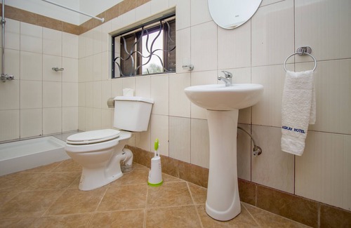 Entebbe Hotel | Askay Hotel Suites