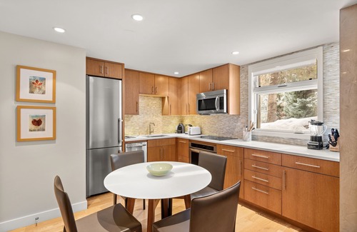 Aspen Condominio | Aspen Alps Apartment #711 Condo by RedAwning