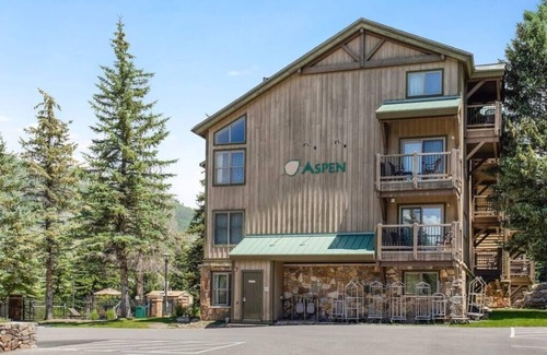 Highland Meadows Condominio | Aspen at Streamside at Vail