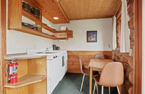 Stevenson Cabina | Aspen Cabin at Wilder and Pine Riverside Cabins