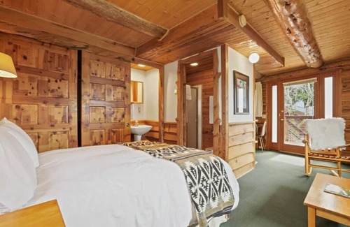 Stevenson Cabina | Aspen Cabin at Wilder and Pine Riverside Cabins
