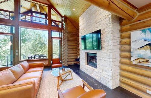 Victor Casa | Aspen Cabin