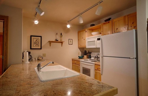Driggs Condominio | Aspen Forest Hideaway: Close to Targhee, Fireplace, In-unit Laundry, Hot Tub