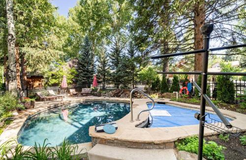 West End Casa | Aspen Hideaway by AvantStay Walk to Aspen Near Slopes Pool Hot Tub Access
