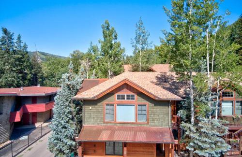 West End Casa | Aspen Hideaway by AvantStay Walk to Aspen Near Slopes Pool Hot Tub Access