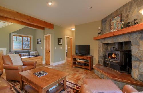 Fish Camp Casa | Aspen House in Fish Camp- 2 Miles from Yosemite's South Entrance